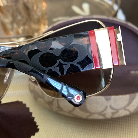 Coach Vail Sunglasses in Tortoise - Picture 3 of 16